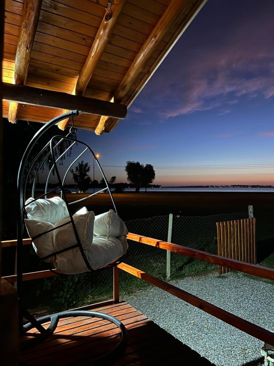 Cabana Puesta Del Sol Chascomus Bagian luar foto
